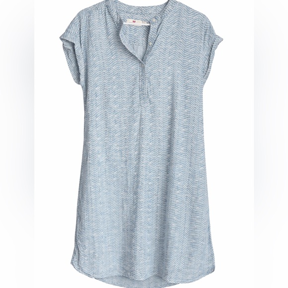 Vineyard Vines Tops - Vineyard Vines Printed Chambray Margo Dress in the Chevron/Jake Blue pattern